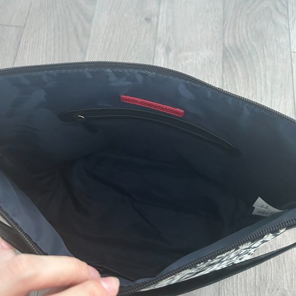 Tommy Hilfiger TH shoulder purse - Picture 5 of 5